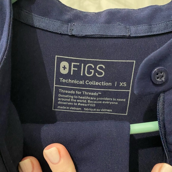 Figs Women's Navy XS Montex Top/S Zamora Scrub Pants Set - Picture 4 of 5